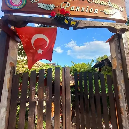 Demeter Rose Stonehouse Pansion Homestay szállás *